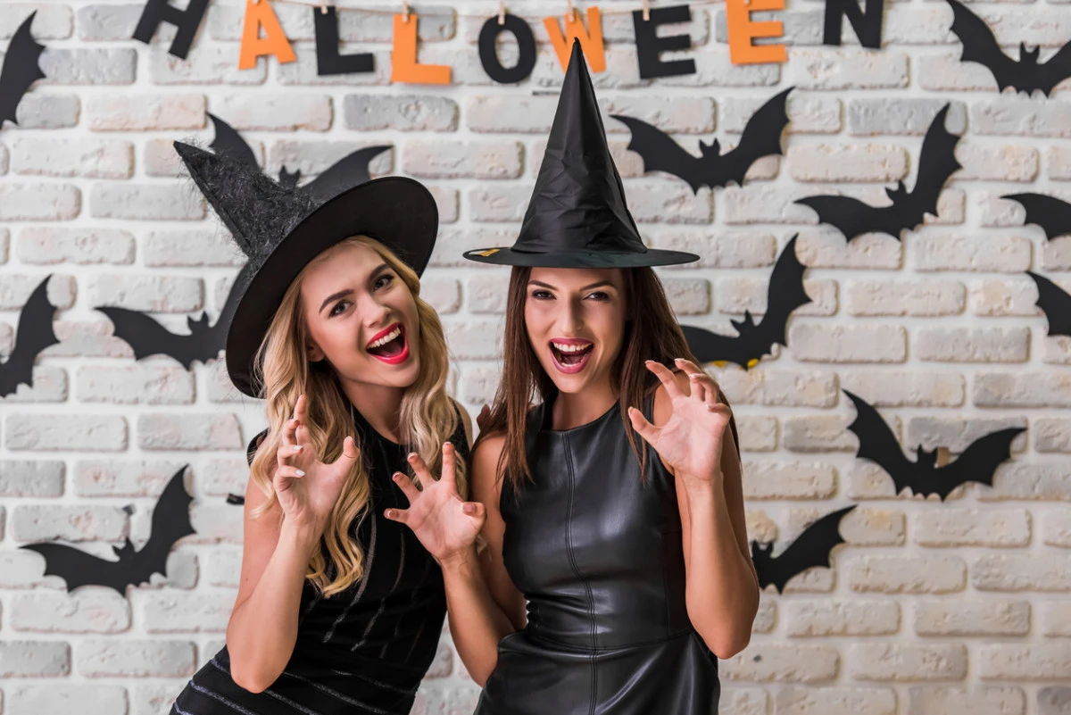 Halloween Costumes Sales 2022 10 Halloween Costumes Sales 2022 -Halloween Costumes Sales 2022 bff halloween costume jpg 1